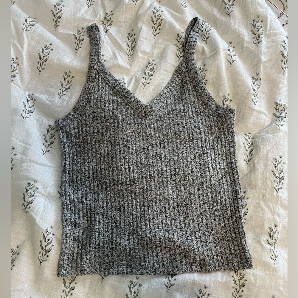 AE gray tank top